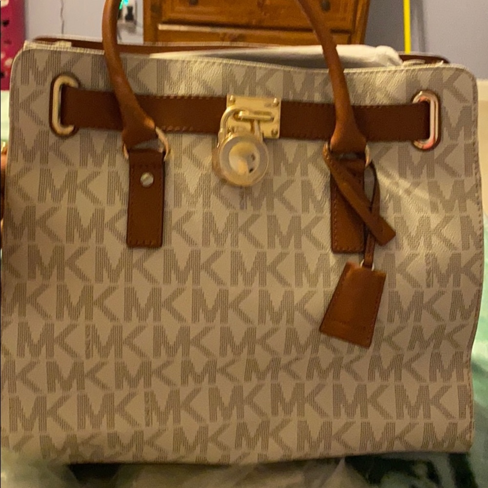 Micheal Kota new bag.